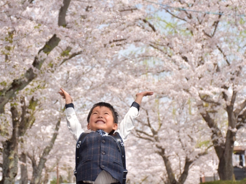 <u>おしゃれな【知育】壁掛け時計で、子供に時計の読み方を教えたい！</u>